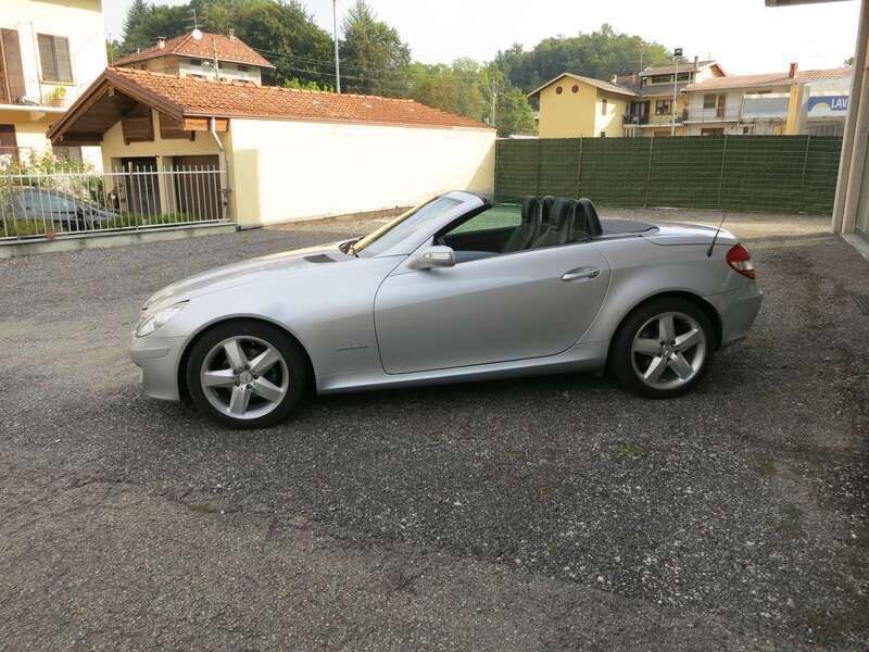 Usata Mercedes SLK200 163 CV (119 kW) 2005 Argento Cabrio