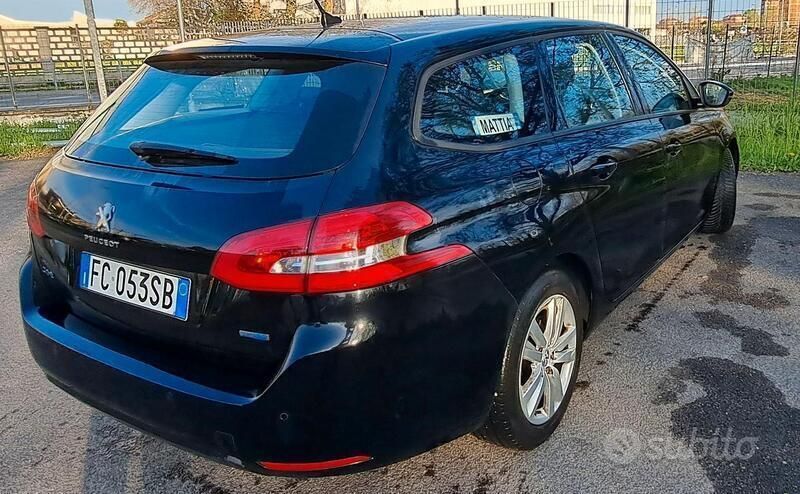 Usata Peugeot 308 120 CV (88 kW) 2016 Nero Station wagon