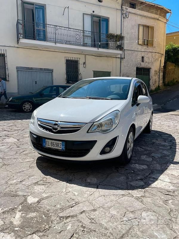 Usata Opel Corsa 85 CV (62 kW) 2012 Bianco Utilitaria
