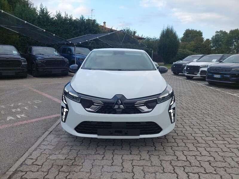 Usata Mitsubishi Colt Invite 101 CV (74 kW) 2024 Bianco Berlina