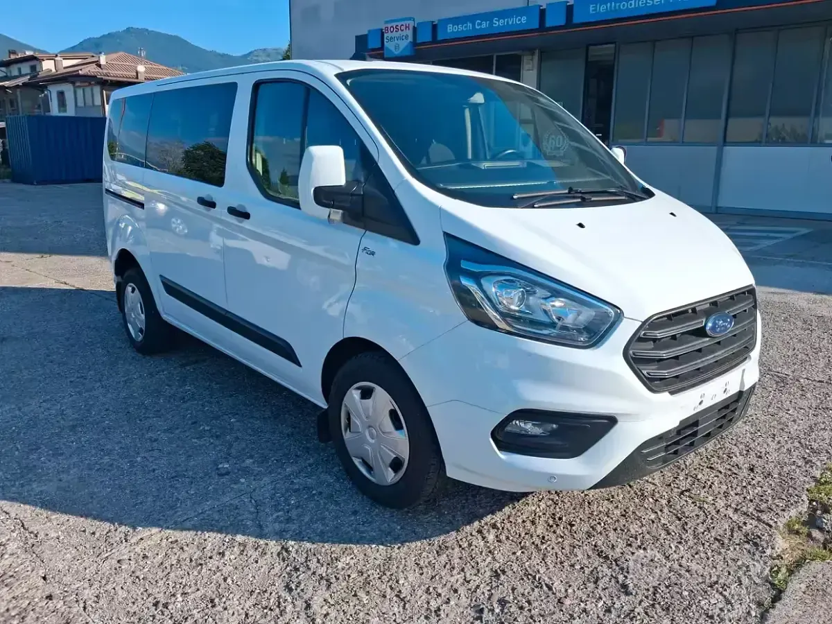 Usata Ford Transit Custom 105 CV (77 kW) 2020 Bianco Station wagon