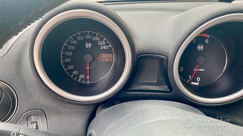 Usata Alfa Romeo 156 150 CV (110 kW) 2004 Grigio Berlina