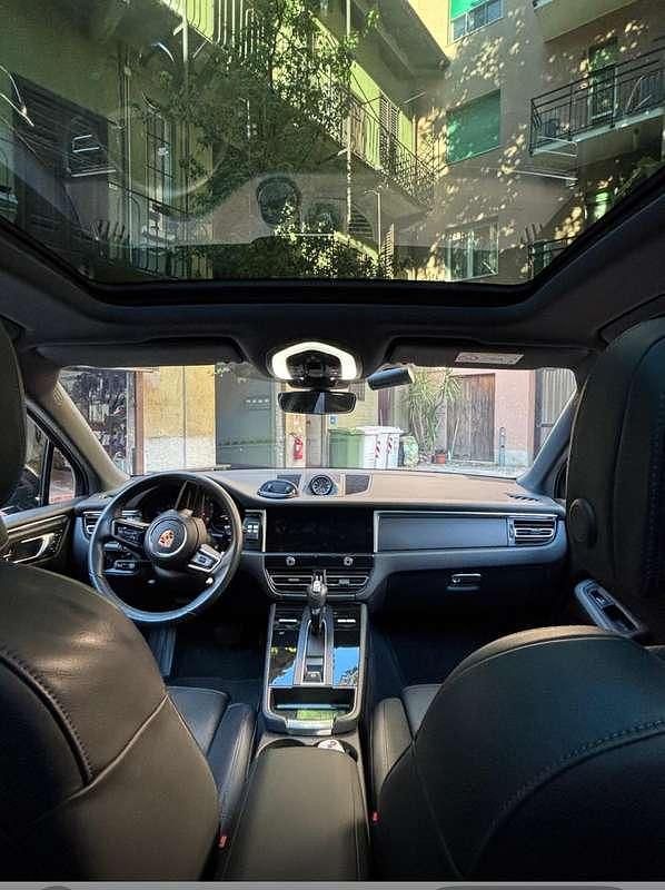 Nero Usata 2023 Porsche Macan SUV | 68.000 € (Ottimo prezzo) - Immagine 1/4