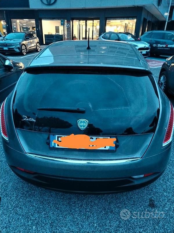 Usata Lancia Delta 120 CV (88 kW) 2011 Grigio Utilitaria
