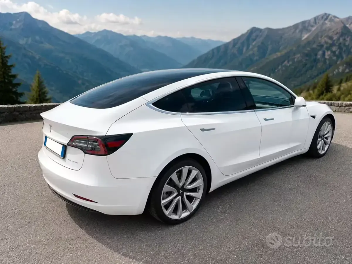 Usata Tesla Model 3 Long Range AWD 152 kW (208 CV) 2019 Bianco Berlina