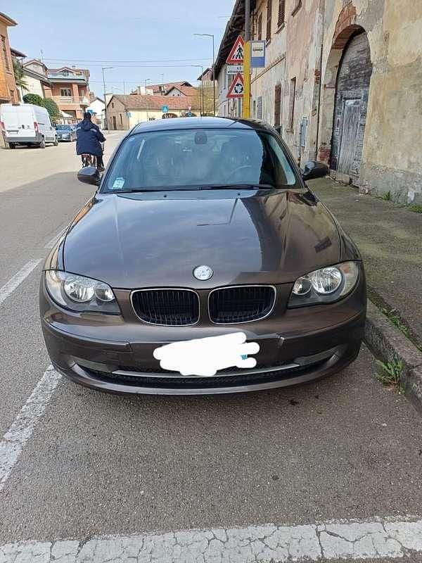 Usata BMW 118 143 CV (105 kW) 2009 Utilitaria