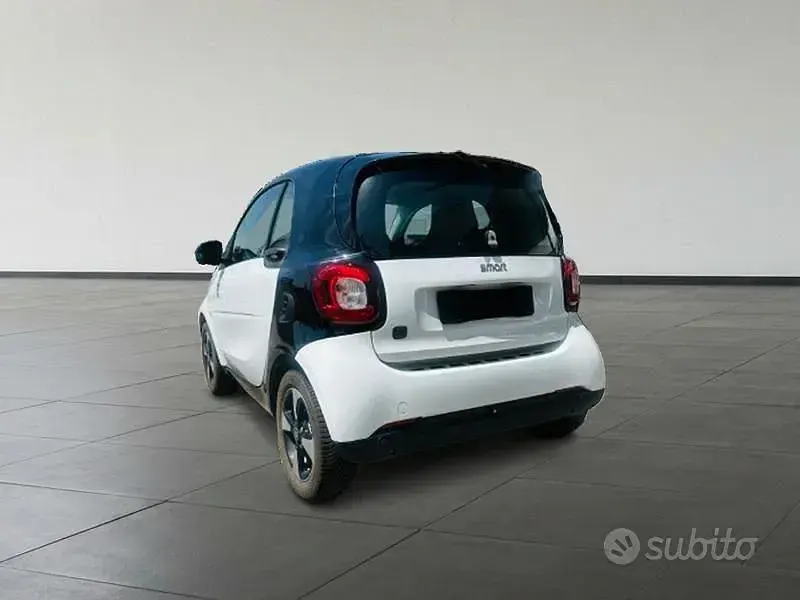 Usata Smart ForTwo Coupé Passion 60 kW (82 CV) 2021 Bianco Utilitaria