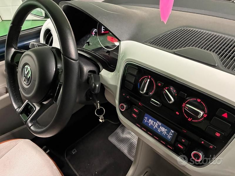 Usata VW up! 75 CV (55 kW) 2012 Blu Utilitaria