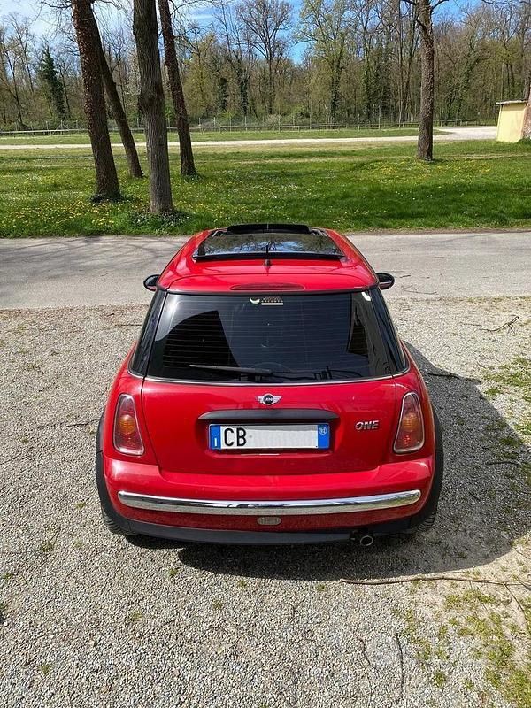 Usata Mini ONE 90 CV (66 kW) 2002 Rosso Utilitaria