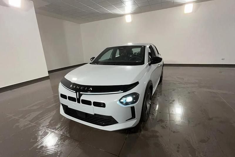 Nuova Lancia Ypsilon 101 CV (74 kW) 2025 Bianco Utilitaria