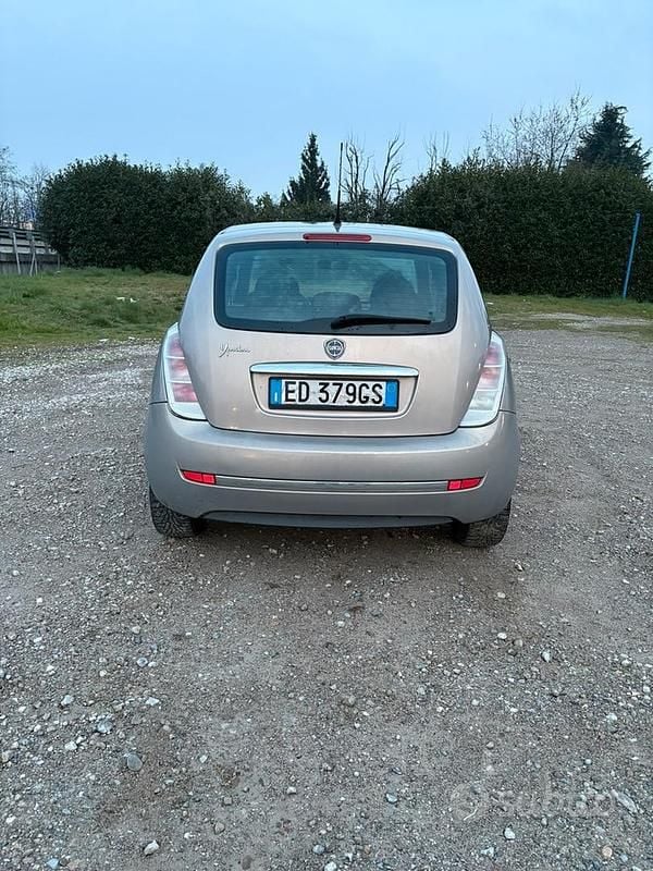 Usata Lancia Ypsilon 60 CV (44 kW) 2010 Grigio Utilitaria