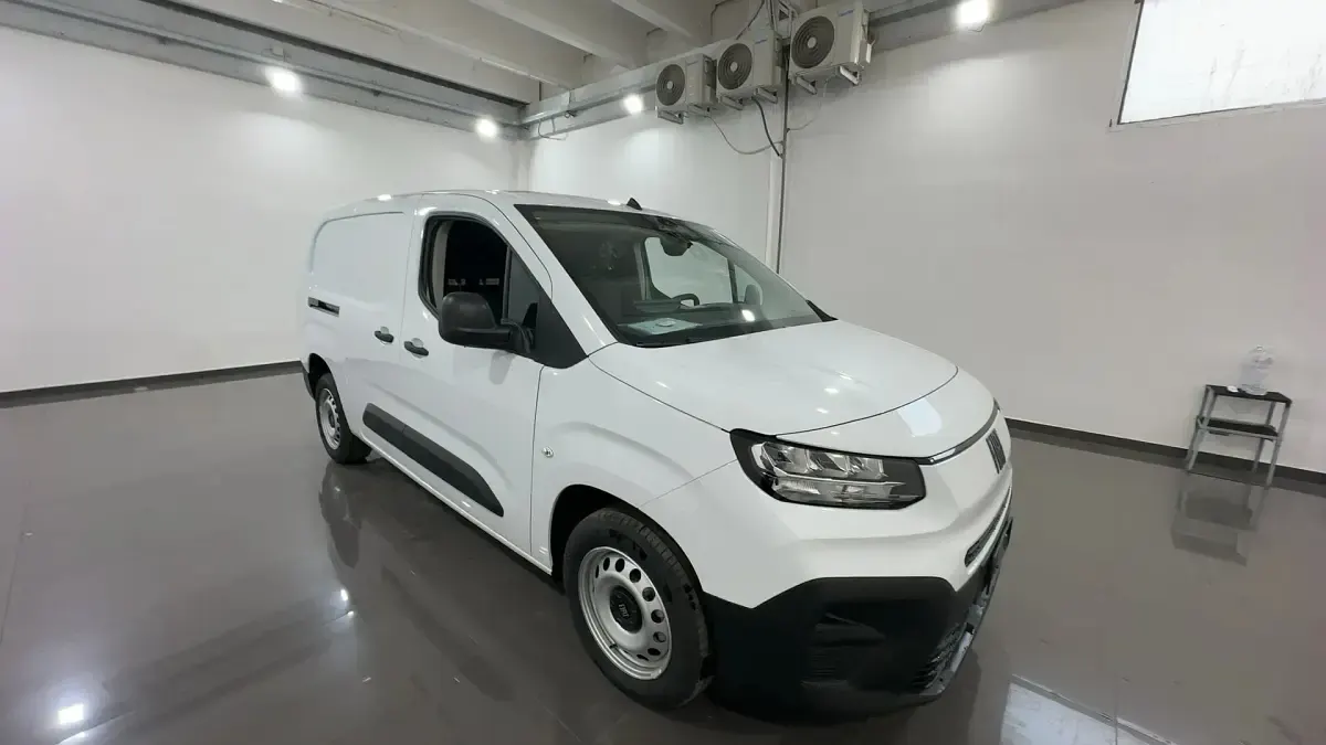 Nuova Fiat Doblò 102 CV (75 kW) 2026 549  bianco pastello Monovolume