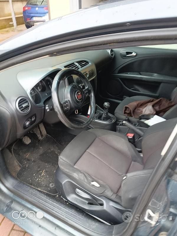 Usata Seat Leon 140 CV (102 kW) 2007 Grigio Utilitaria