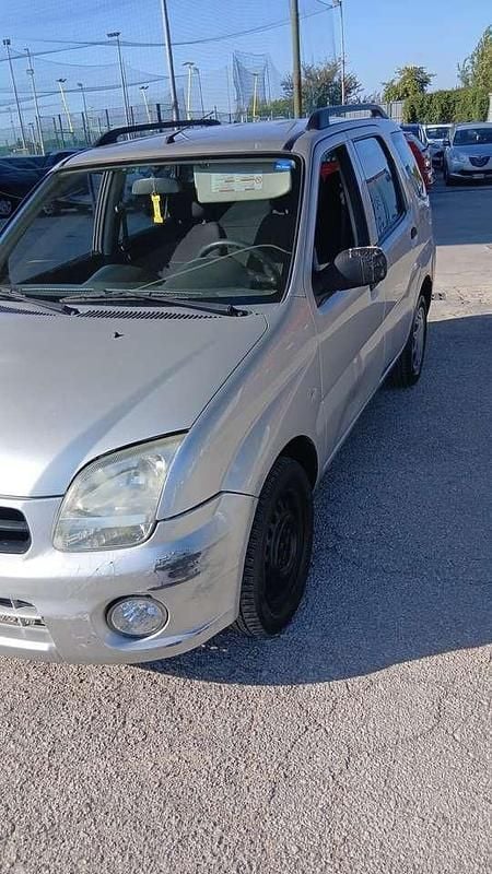 Usata Subaru Justy 94 CV (69 kW) 2005 Grigio Utilitaria
