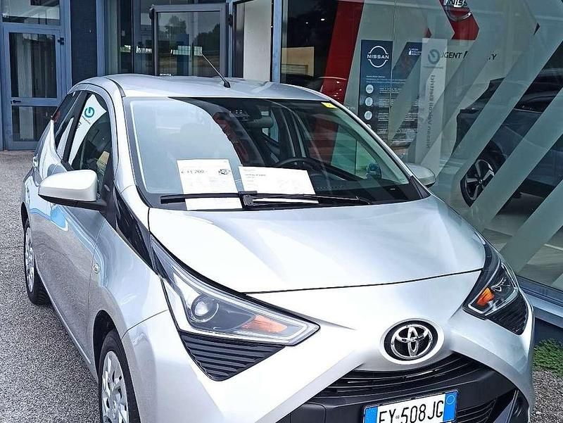 Argento Usata 2019 Toyota Aygo X-cite Due volumi | 10.500 € (Ottimo prezzo) - Immagine 1/1