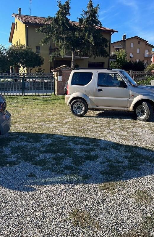Usata 2005 Suzuki Jimny SUV | 10.400 € (Molto cara) - Immagine 1/4