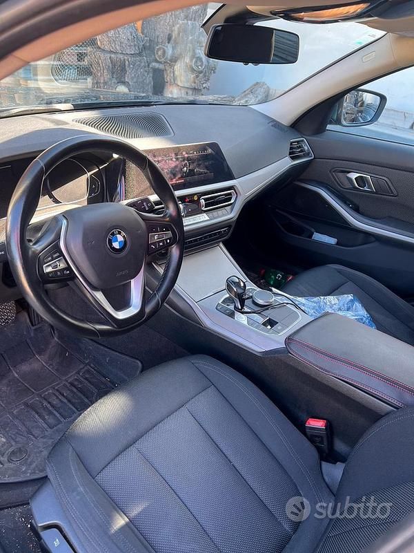 Usata BMW 318 150 CV (110 kW) 2021 Verde Station wagon