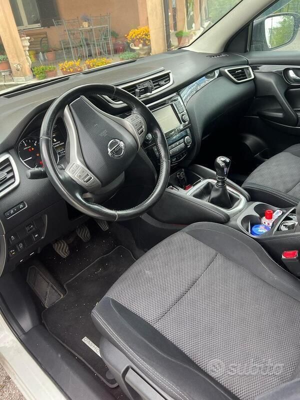 Usata Nissan Qashqai 2015 Bianco SUV