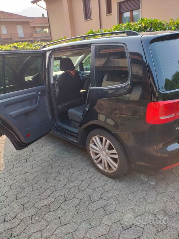 Usata VW Touran 102 CV (75 kW) 2013 Nero Monovolume
