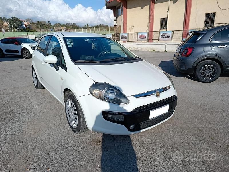Usata Fiat Punto Evo Dynamic 75 CV (55 kW) 2011 Bianco Utilitaria