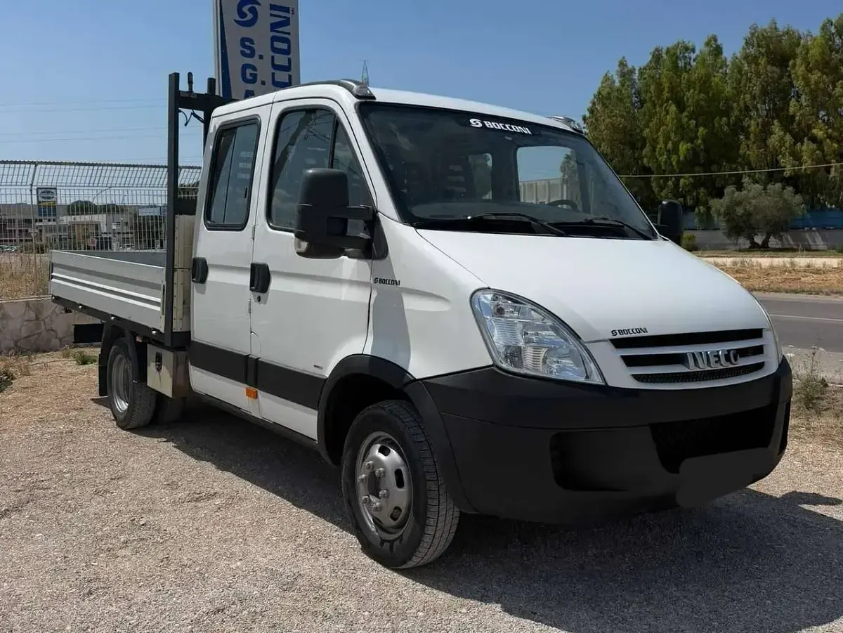 Usata Iveco Daily 116 CV (85 kW) 2006 Bianco Furgone