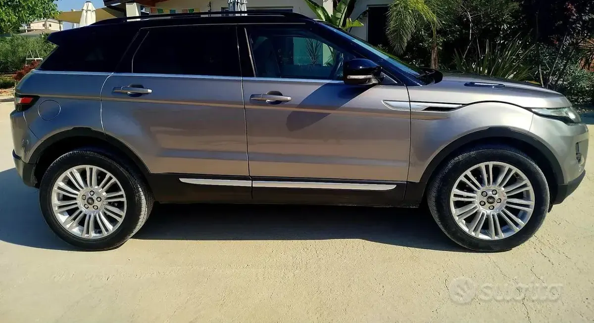 Usata Land Rover Range Rover evoque 150 CV (110 kW) 2013 Grigio SUV