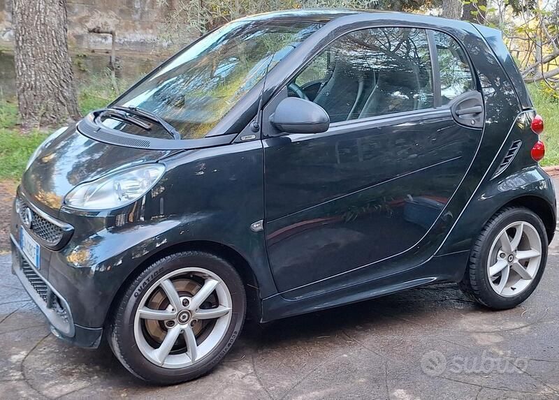 Usata 2012 Smart ForTwo Coupé Due volumi | 4950 € (Buon prezzo) - Immagine 1/4
