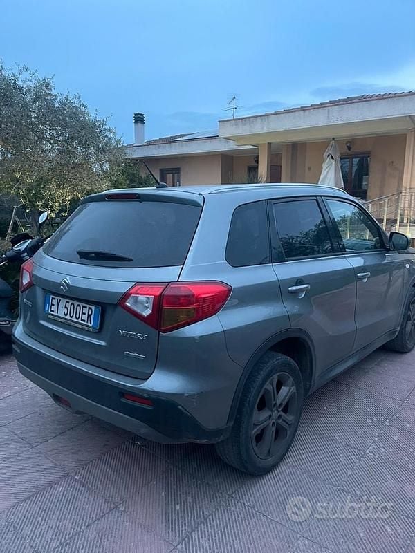 Usata Suzuki Vitara 120 CV (88 kW) 2015 Grigio SUV