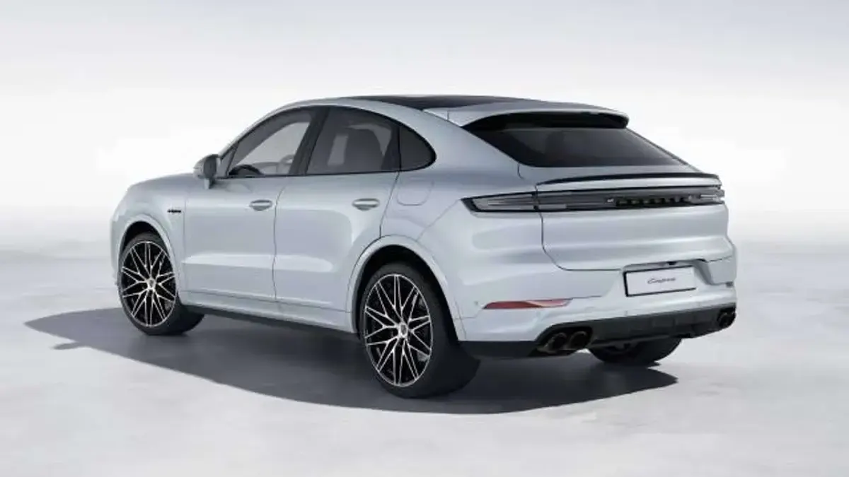 Nuova Porsche Cayenne Black Edition 470 CV (345 kW) 2026 Argento dolomite SUV