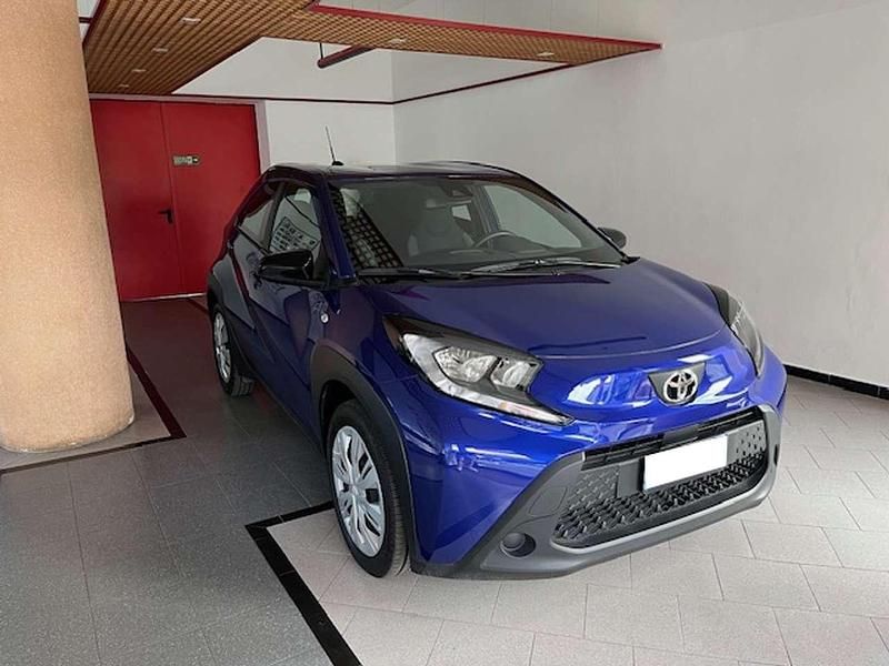 Usata Toyota Aygo X Active 72 CV (52 kW) 2024 Grigio SUV