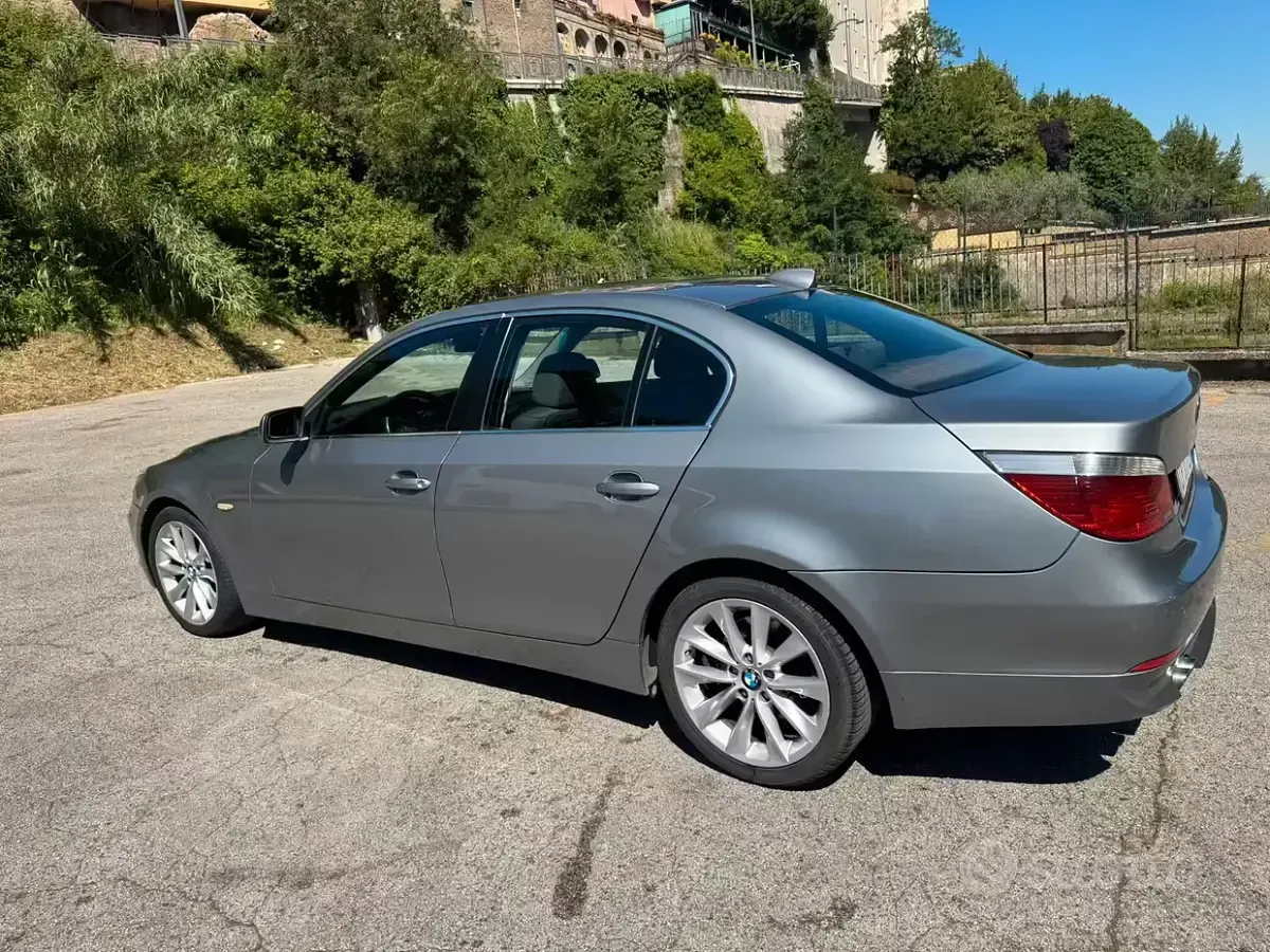 Usata BMW 530 218 CV (160 kW) 2004 Grigio Berlina