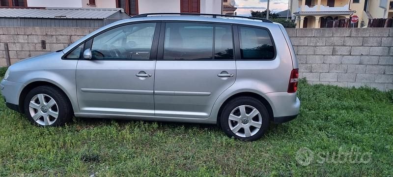 Usata VW Touran 105 CV (77 kW) 2006 Grigio Monovolume