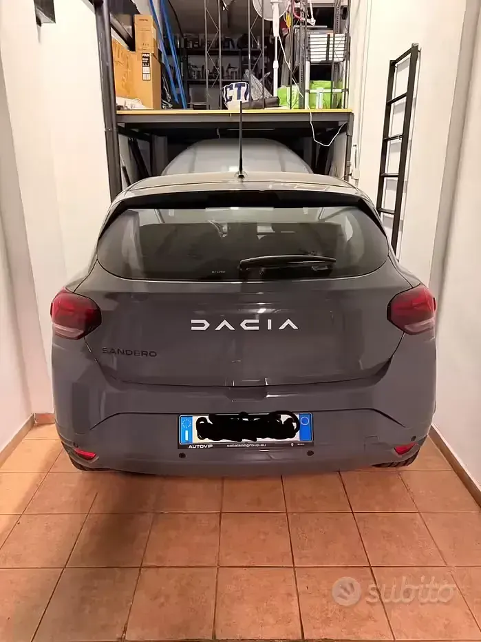 Usata Dacia Sandero Expression 65 CV (47 kW) 2024 Grigio Berlina