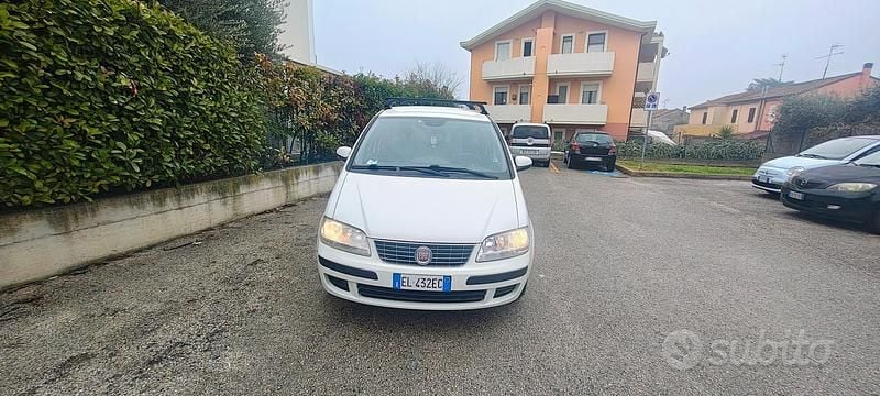 Usata Fiat Idea 95 CV (69 kW) 2011 Bianco Monovolume