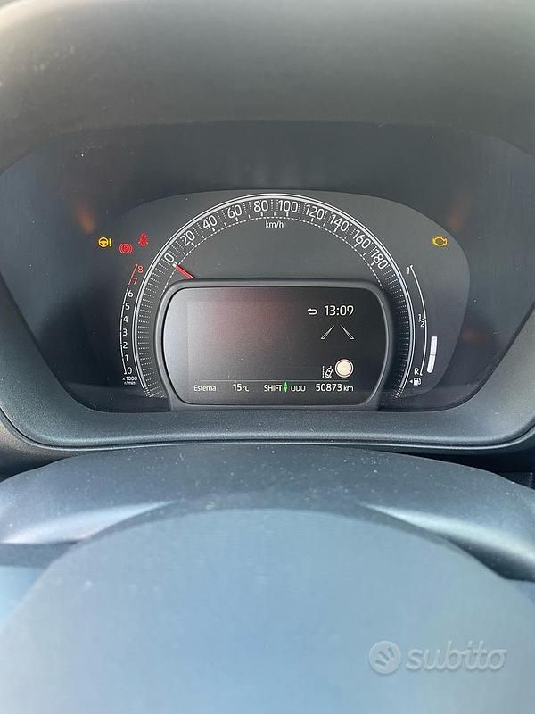 Usata Toyota Aygo X Trend 72 CV (52 kW) 2022 Verde SUV