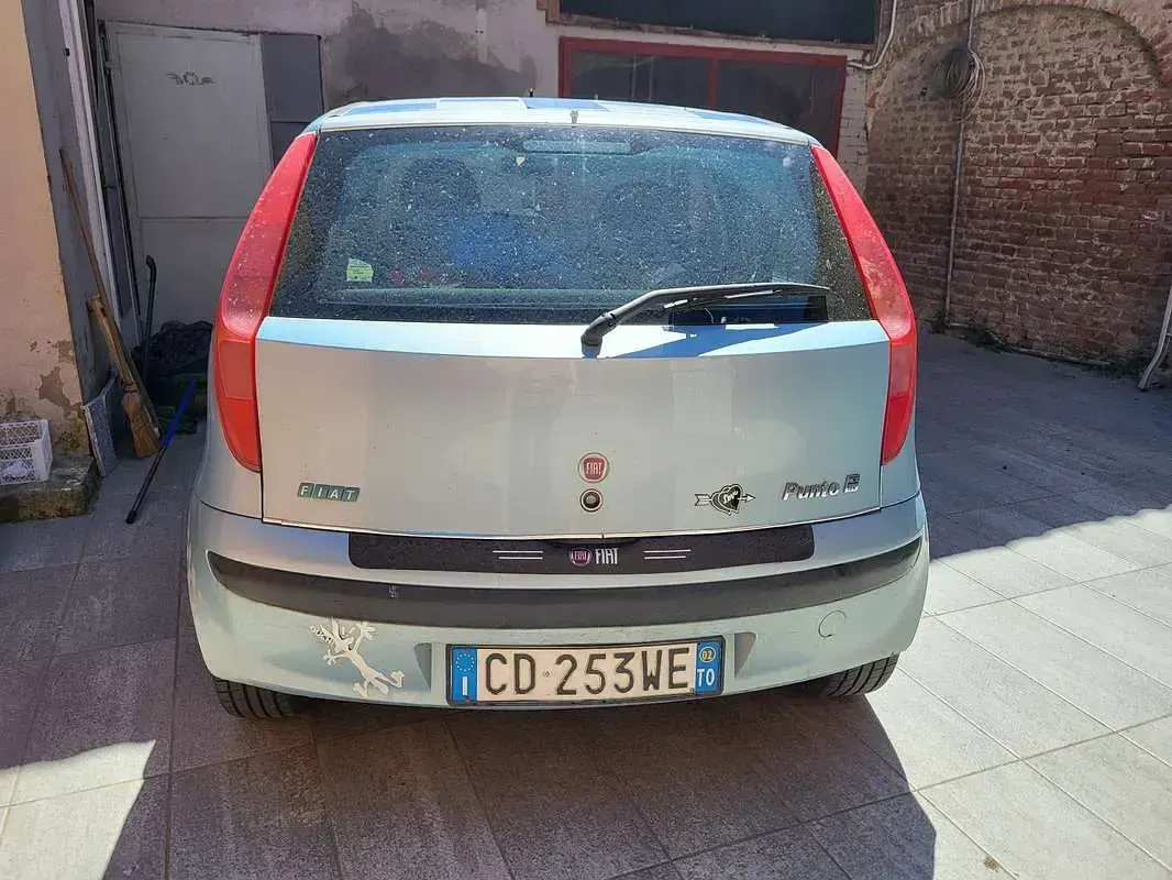 Usata Fiat Punto 80 CV (58 kW) 2002 Blu Utilitaria
