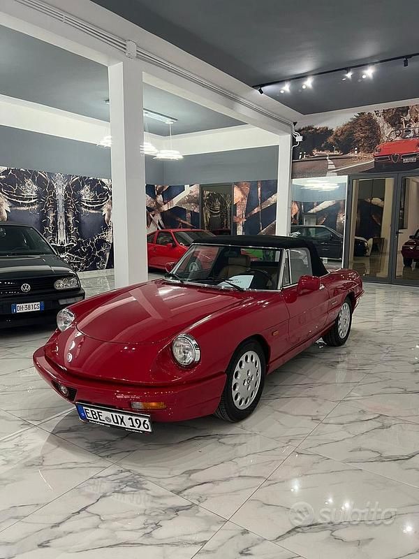 Usata Alfa Romeo Spider 122 CV (89 kW) 1991 Rosso Cabrio