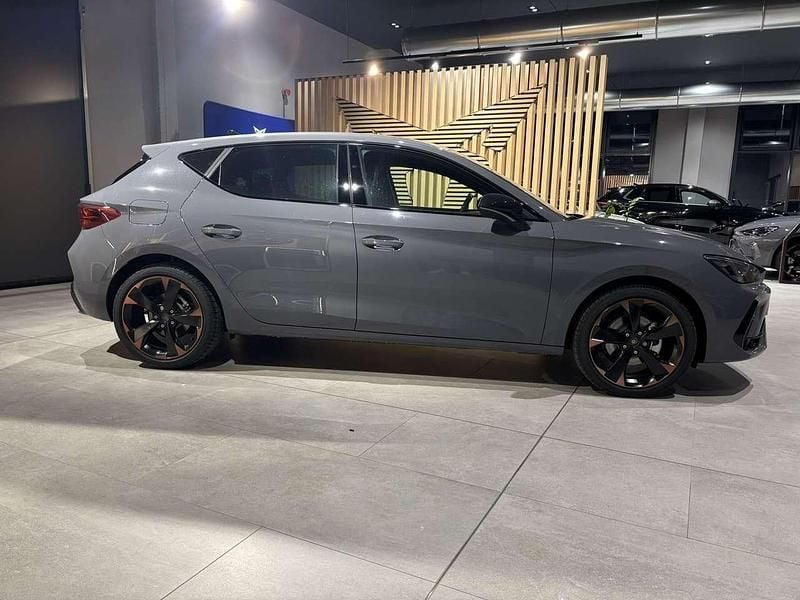 Nuova Cupra Leon 150 CV (110 kW) 2026 Grigio grafene Utilitaria