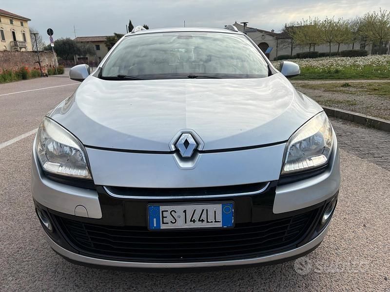 Usata Renault Mégane GrandTour 110 CV (80 kW) 2013 Grigio Station wagon