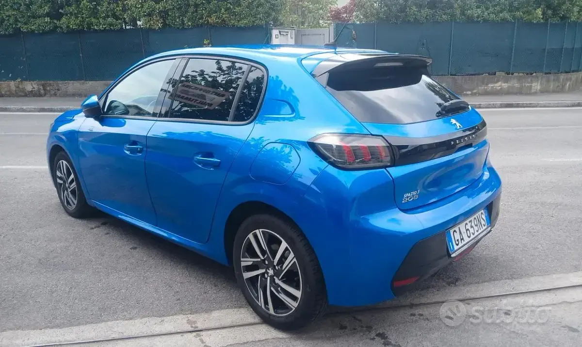 Usata Peugeot 208 Allure 101 CV (74 kW) 2020 Blu Utilitaria