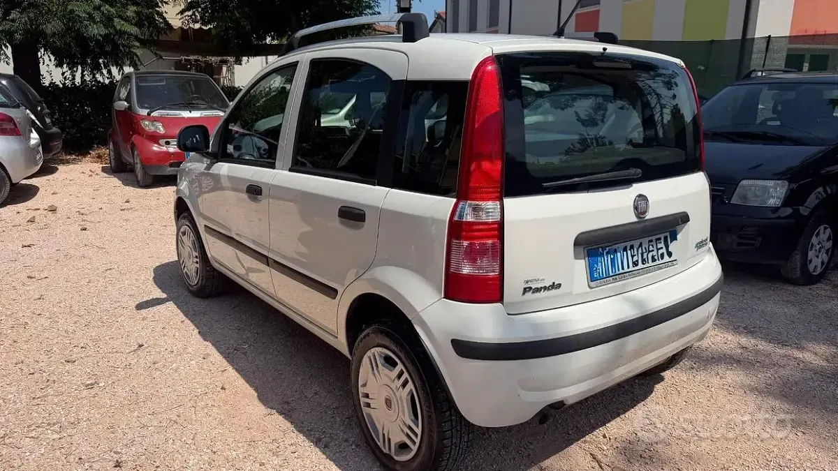 Usata Fiat Panda Dynamic 69 CV (50 kW) 2011 Bianco Utilitaria