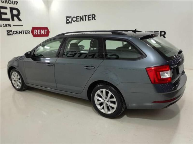 Usata Skoda Octavia Executive 116 CV (85 kW) 2019 Grigio Station wagon