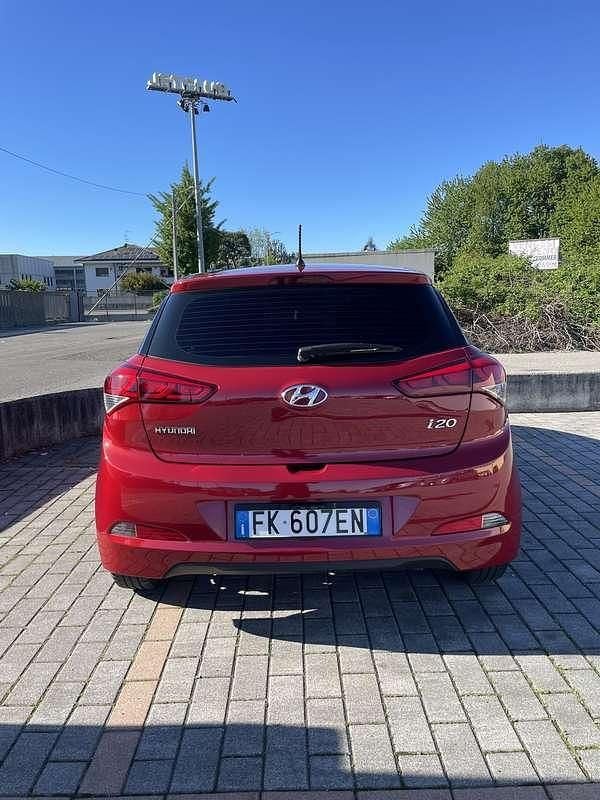 Usata Hyundai i20 Passion 84 CV (61 kW) 2017 Rosso Berlina