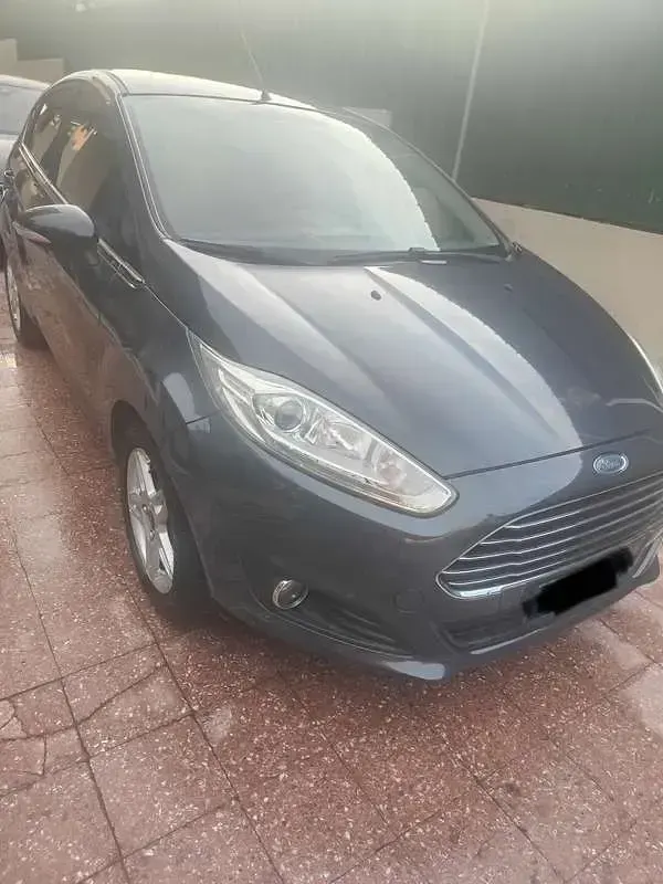Usata Ford Fiesta Titanium 95 CV (69 kW) 2015 Blu/azzurro Utilitaria