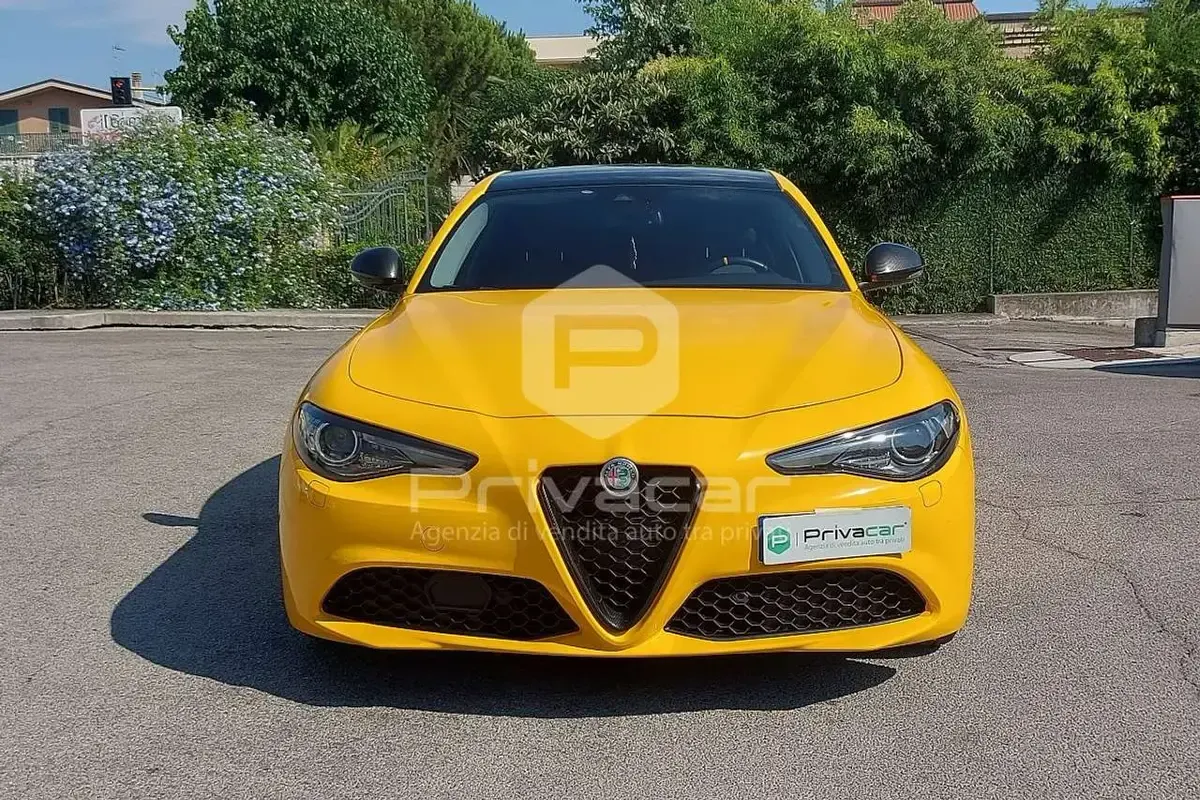 Usata Alfa Romeo Giulia Business 150 CV (110 kW) 2018 Giallo Berlina