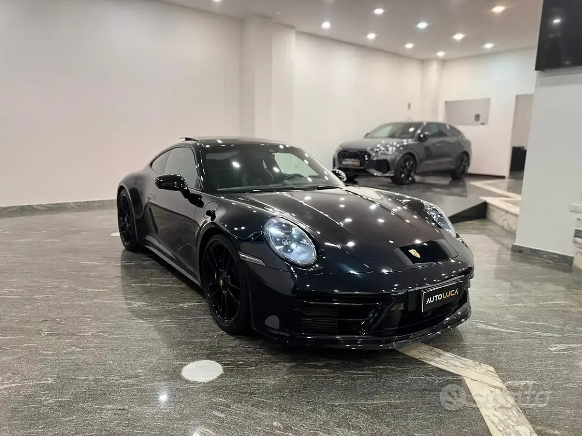 Usata Porsche 911 Carrera 4 GTS 550 CV (404 kW) 2022 Nero Coupé
