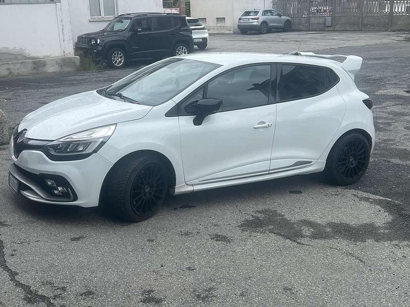 Usado Renault Clio IV R.S. 200 CV (147 kW) 2018 Berlina