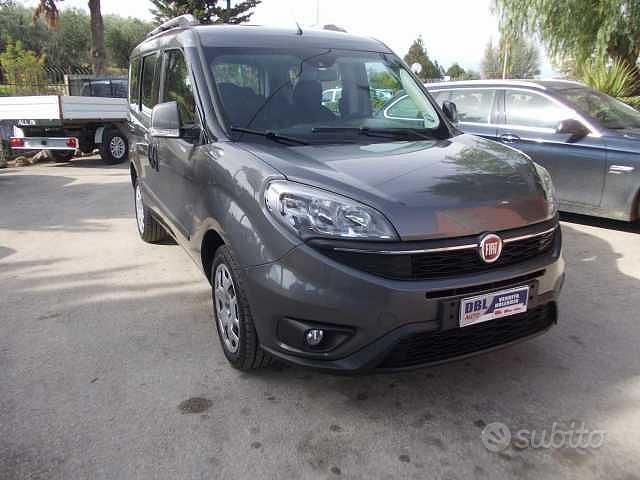 Usata Fiat Doblò 95 CV (69 kW) 2017 Grigio Monovolume