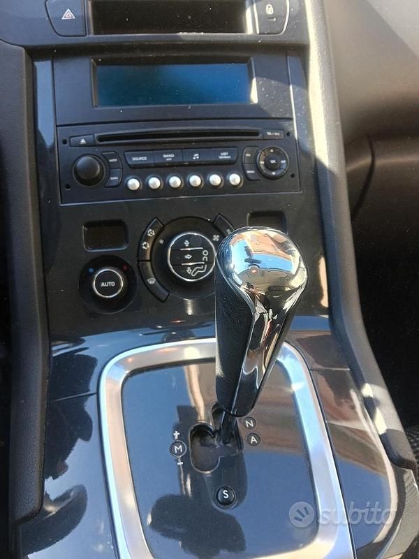 Usata Peugeot 5008 Active 112 CV (82 kW) 2011 Grigio Monovolume