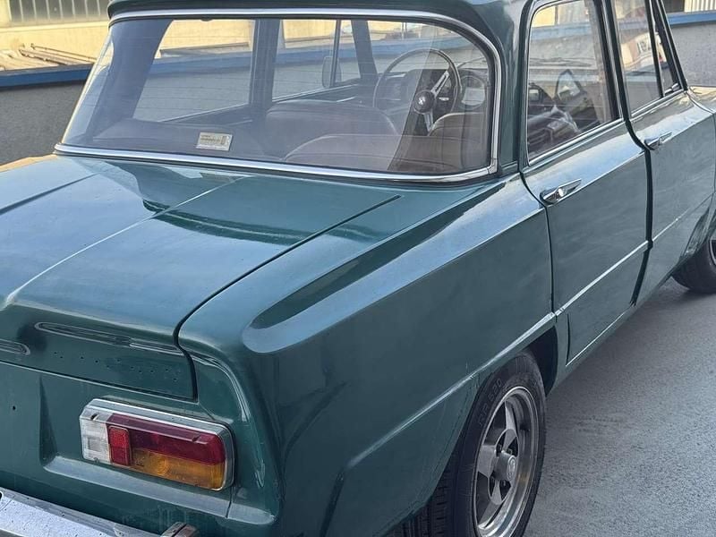Usata Alfa Romeo Giulia 1300 Super 103 CV (75 kW) 1974 Verde Berlina